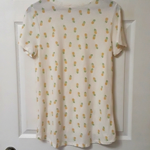 Zoe & Liv Sz XL Pineapple Print Shorts Sleeve Tee Shirt - Picture 2 of 7